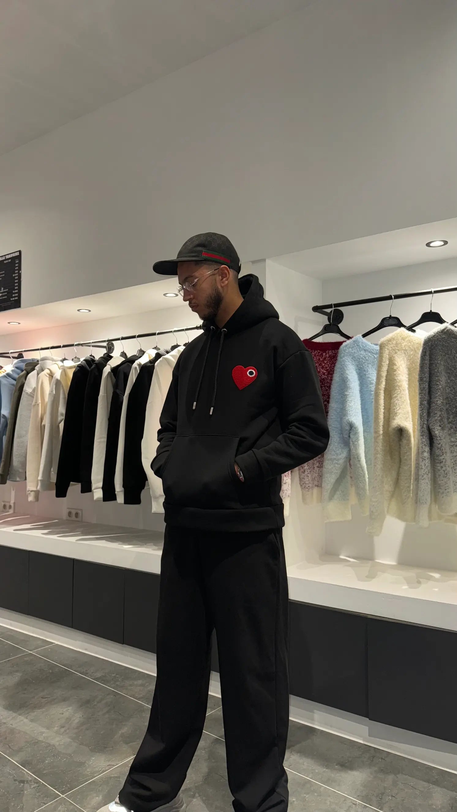 Pull Adj  Noir Cœur Rouge