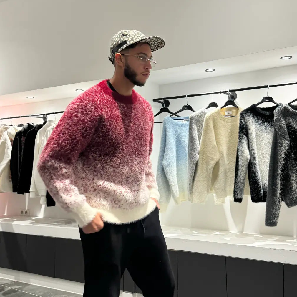 Silhouette complète montrant la coupe intemporelle et l'éclat du coloris rouge de cette édition ultra premium.